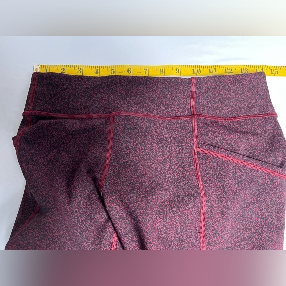 Lululemon Women’s Tight Stuff II-Reflective Details on Bottom of Leggings-Size 8 - Picture 9 of 12